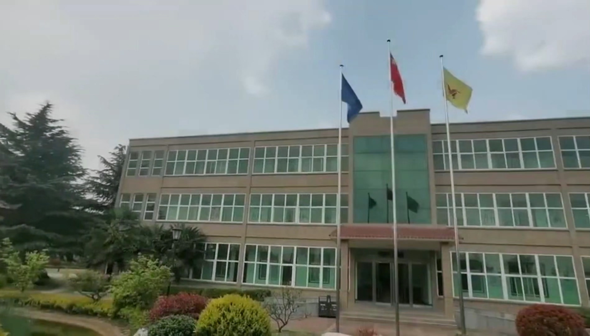 雙金屬開孔器打孔視頻